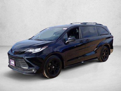 Midnight Black Metallic 2025 Toyota Sienna Woodland Edition