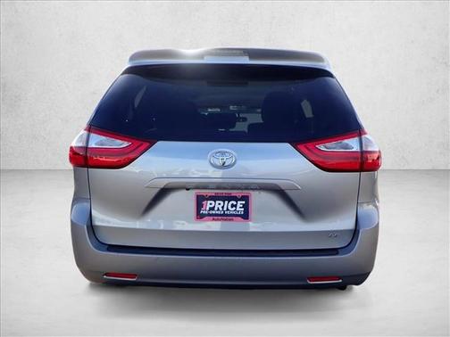 2017 Toyota Sienna LE