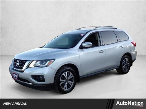 2017 Nissan Pathfinder SL