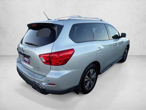 2017 Nissan Pathfinder SL