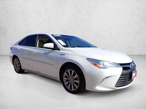 2016 Toyota Camry Hybrid XLE