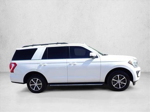 White Platinum Metallic Tri-Coat 2018 Ford Expedition XLT