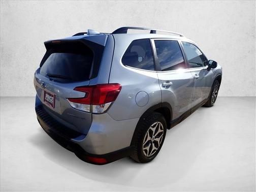 Ice Silver Metallic 2021 Subaru Forester Premium