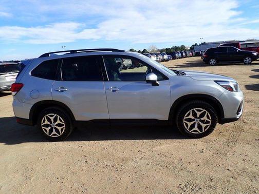 Ice Silver Metallic 2021 Subaru Forester Premium