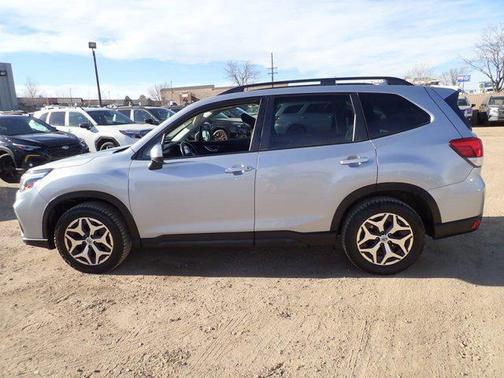 Ice Silver Metallic 2021 Subaru Forester Premium