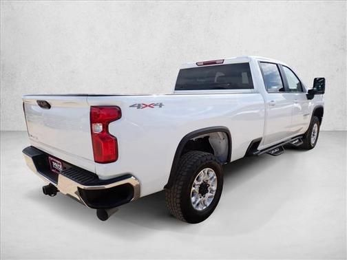 Summit White 2022 Chevrolet Silverado 2500 LT