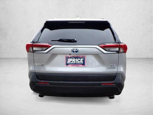 2020 Toyota RAV4 Hybrid XLE