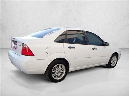 2005 Ford Focus ZX4 SE