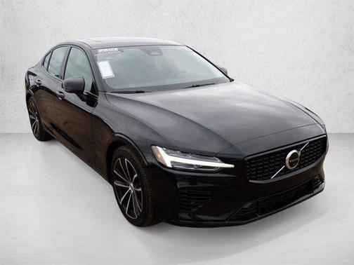 Black Stone 2023 Volvo S60 Recharge Plug-In Hybrid T8 Plus Dark Theme