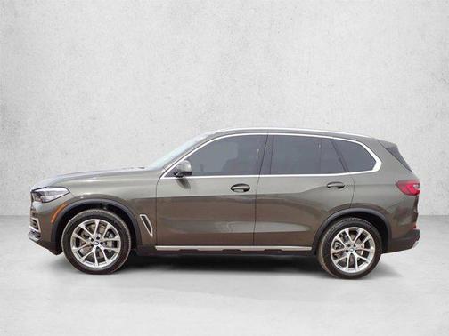Manhattan Green Metallic 2023 BMW X5 xDrive40i