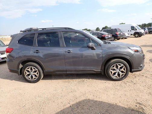 2022 Subaru Forester Premium