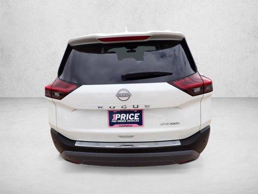 Pearl White Tricoat 2023 Nissan Rogue SV