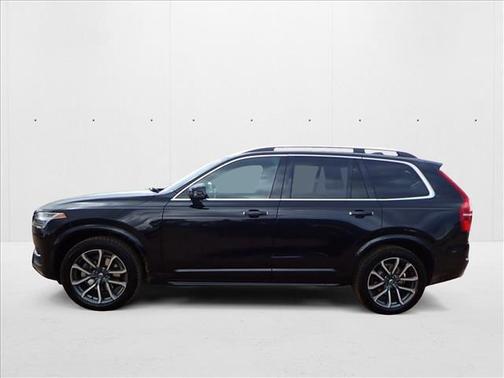 2017 Volvo XC90 T6 Momentum