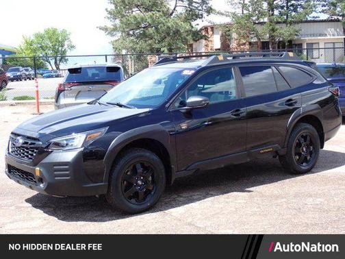 Crystal Black Silica 2022 Subaru Outback Wilderness