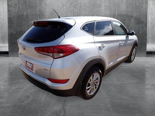 2018 Hyundai TUCSON SE