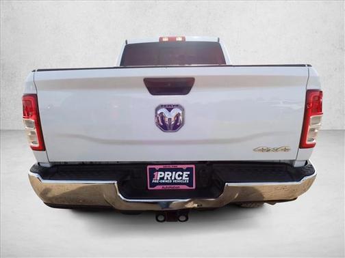 2023 RAM 2500 Tradesman Crew Cab 4x4 6'4' Box