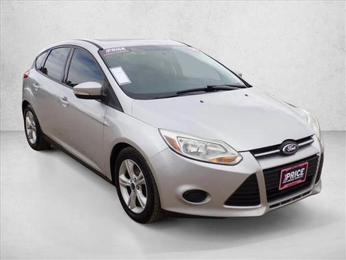 Ingot Silver Metallic 2014 Ford Focus SE