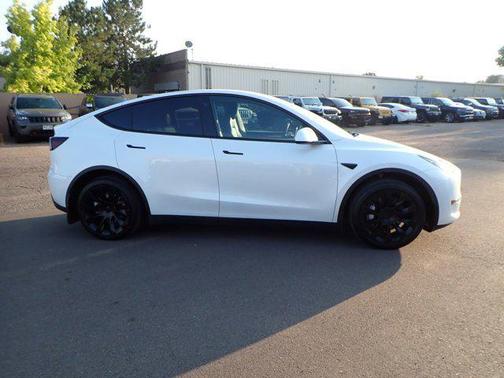 2023 Tesla Model Y Long Range Dual Motor All-Wheel Drive
