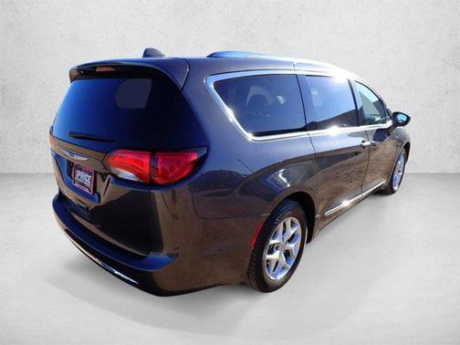 Granite Crystal Metallic Clearcoat 2018 Chrysler Pacifica Touring-L