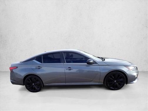 2020 Nissan Altima SR FWD