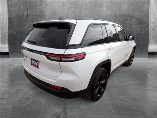 2022 Jeep Grand Cherokee Altitude