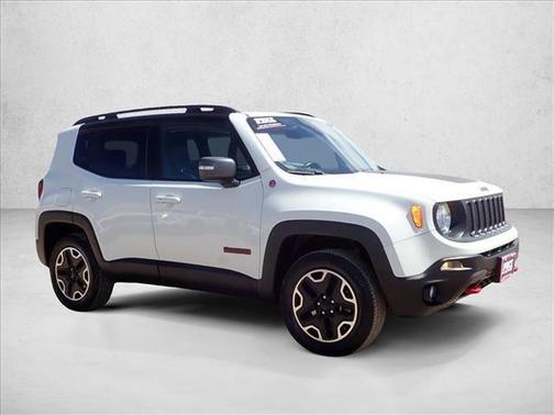 Alpine White 2016 Jeep Renegade Trailhawk