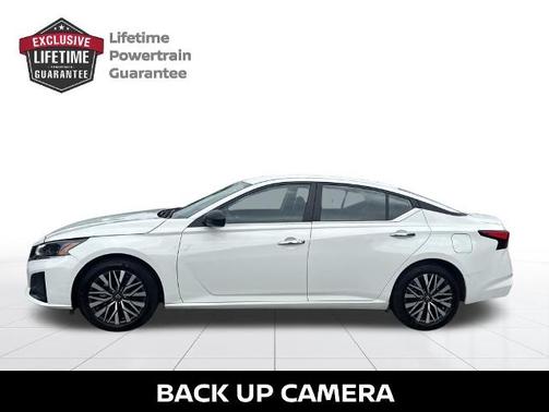 Glacier White 2025 Nissan Altima SV