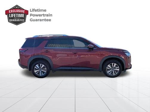 2022 Nissan Pathfinder SL