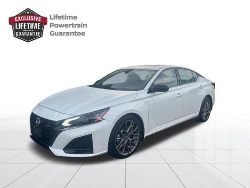 White 2023 Nissan Altima 2.0 SR