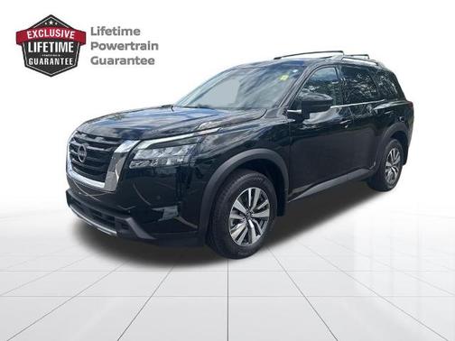 Super Black 2025 Nissan Pathfinder SL