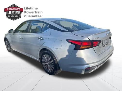 Brilliant Silver Metallic 2023 Nissan Altima 2.5 SV