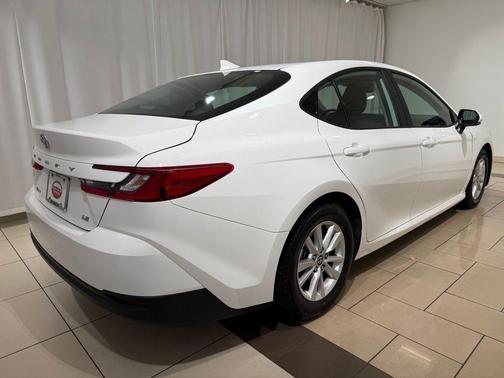 Ice Cap 2025 Toyota Camry LE