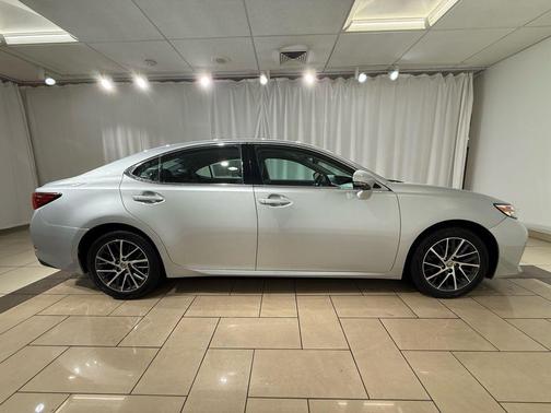 2017 Lexus ES 350 Base
