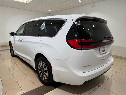2022 Chrysler Pacifica Hybrid Limited