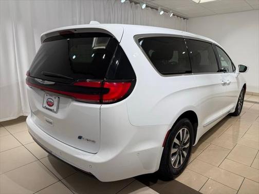 2022 Chrysler Pacifica Hybrid Limited