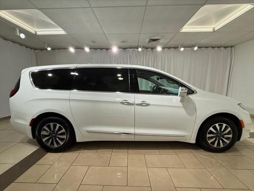 2022 Chrysler Pacifica Hybrid Limited