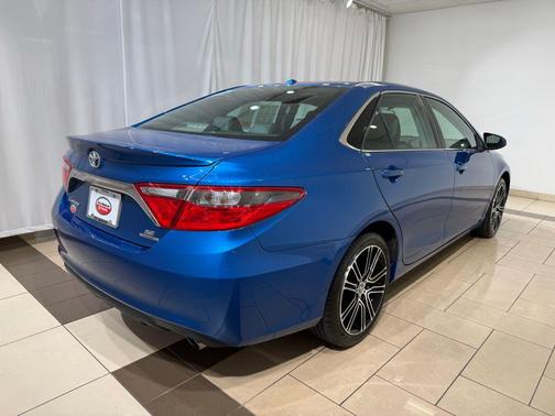 2016 Toyota Camry SE w/Special Edition Pkg