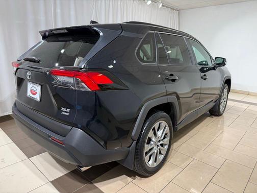 2022 Toyota RAV4 XLE Premium