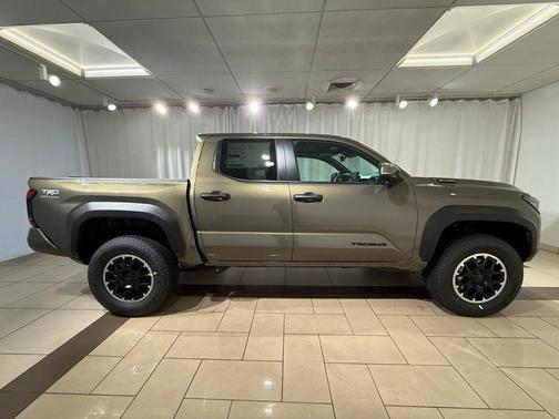 2026 Toyota Tacoma Hybrid TRD Off Road