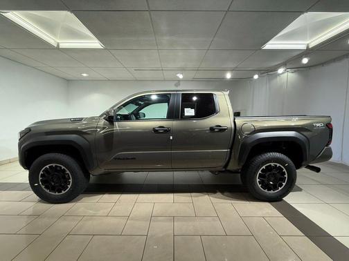 2026 Toyota Tacoma Hybrid TRD Off Road