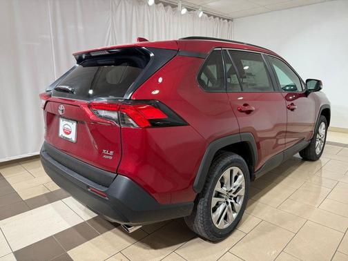 2025 Toyota RAV4 XLE Premium