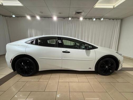 2025 Toyota Prius L