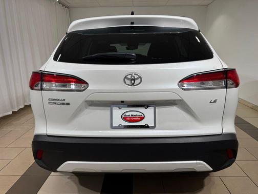 Wind Chill Pearl 2025 Toyota Corolla Cross LE