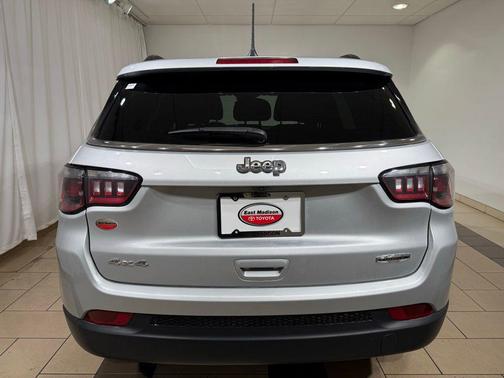 2024 Jeep Compass Latitude Lux