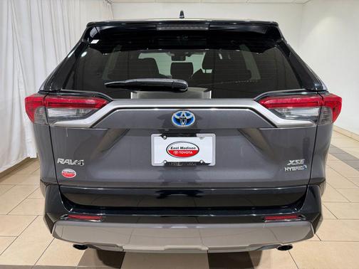 Magnetic Gray Metallic w/Black Roof 2019 Toyota RAV4 Hybrid SE