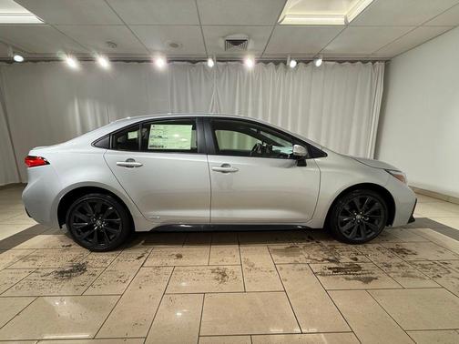 2026 Toyota Corolla Hybrid SE