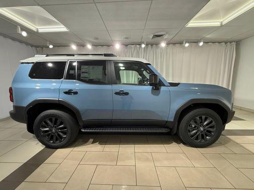 Heritage Blue/Gray Scape Roof 2026 Toyota Land Cruiser Base