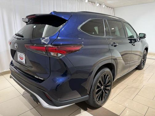 2025 Toyota Highlander XSE