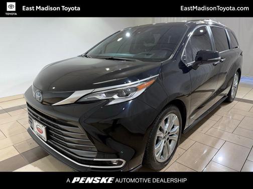 2021 Toyota Sienna Platinum 7 Passenger