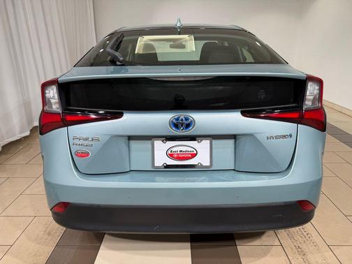 2019 Toyota Prius LE
